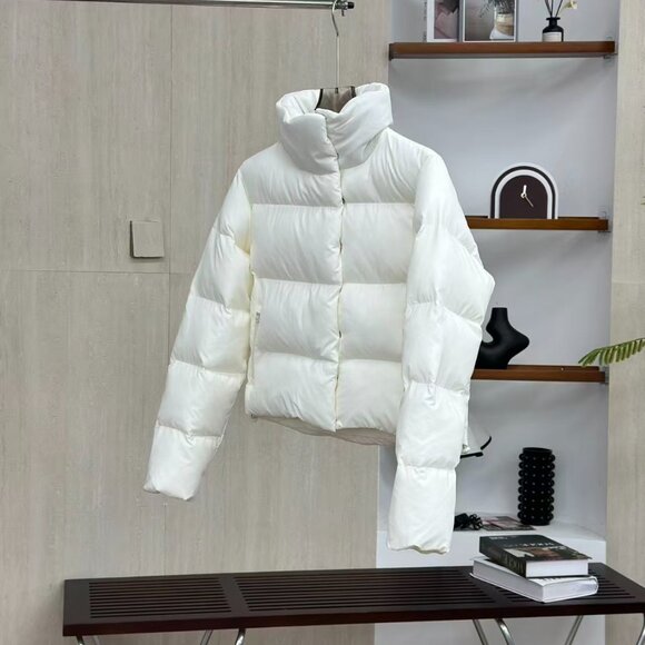 ALO Yoga solid-color, stand-up collar, warm, long-sleeved down jacket Size M - Picture 4 of 6